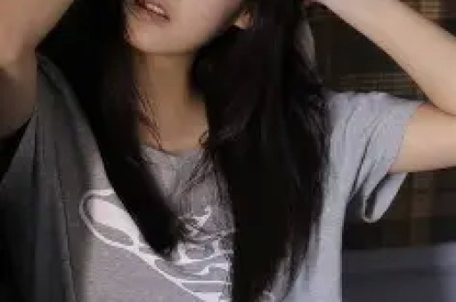 丈夫暴雷后53岁董卿再迎人生噩耗淡出央视原因早已真相大白